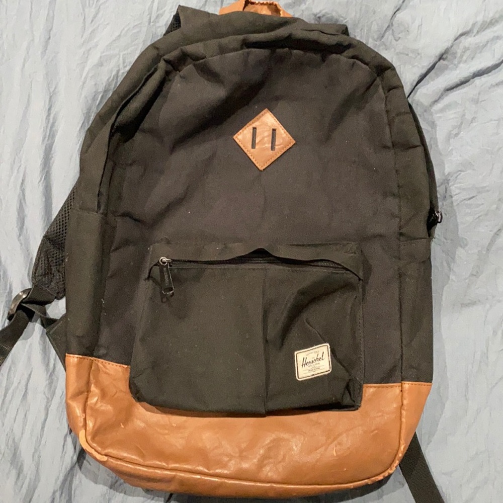 Black and brown HERSCHEL heritage backpack